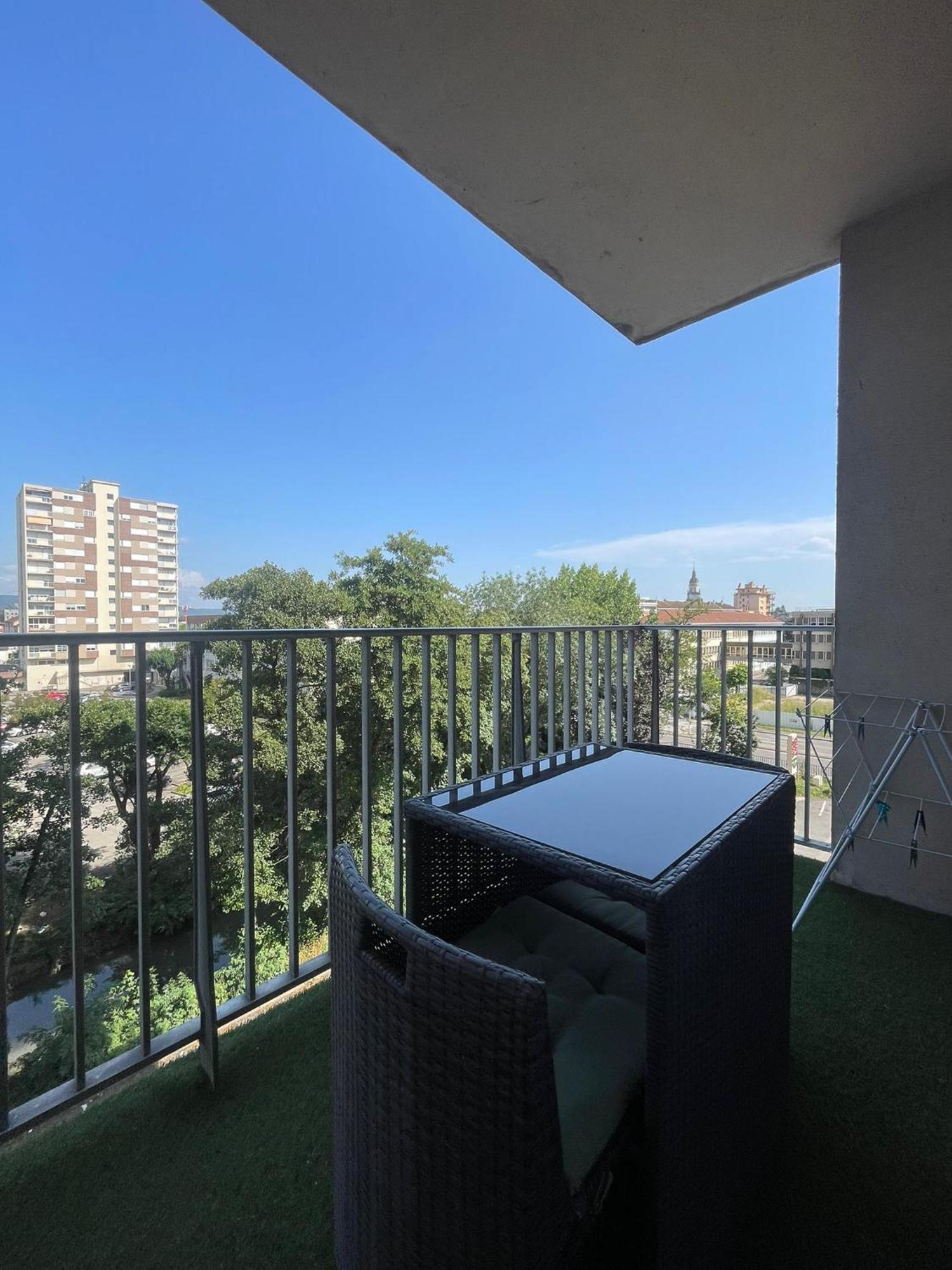 Spacieux Avec Balcon Appartement *