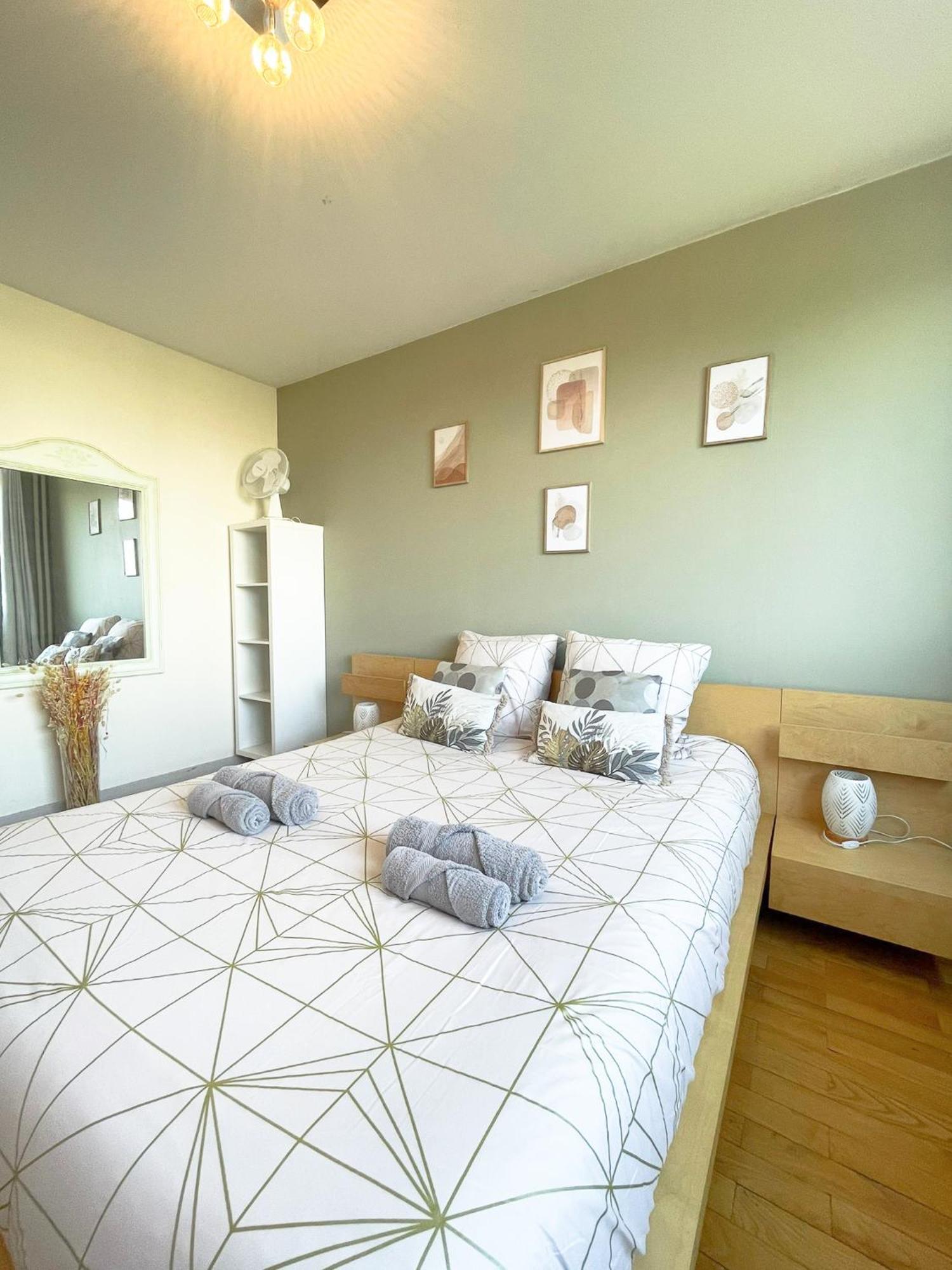 Appartement Spacieux Avec Balcon