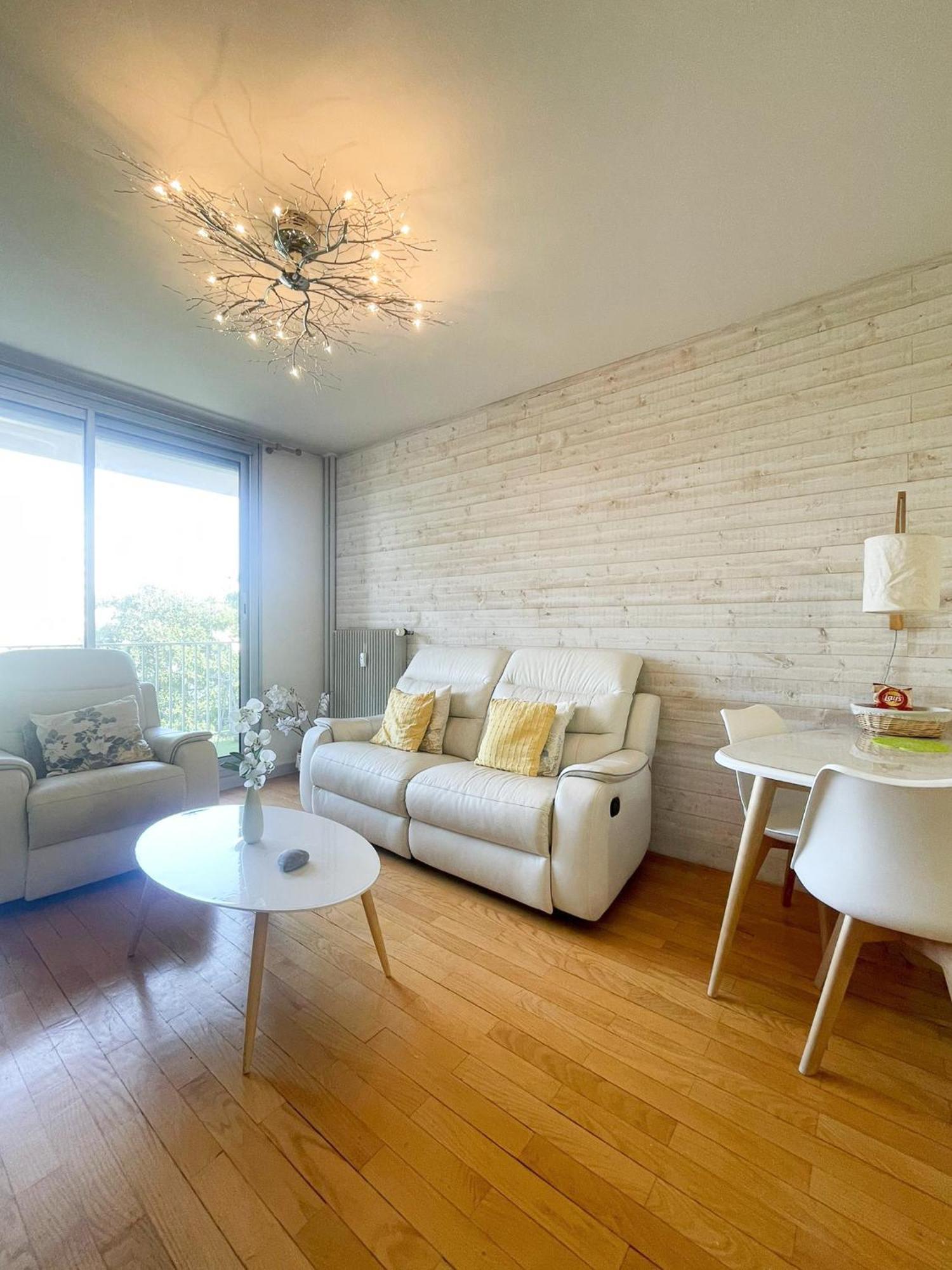 Appartement Spacieux Avec Balcon *